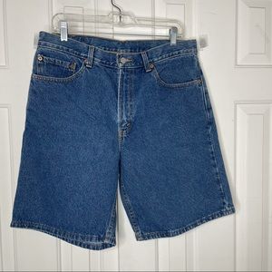 Vintage 90’s Levi’s 550 Medium Wash Mom Shorts Size 34